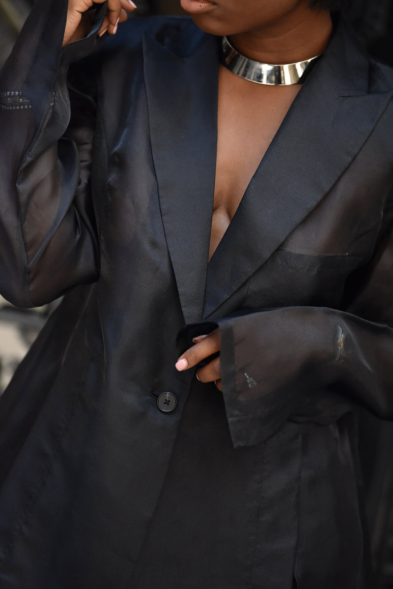 NOIR ORGANZA SUIT